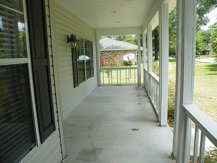 EXTERIOR FRONT PORCH