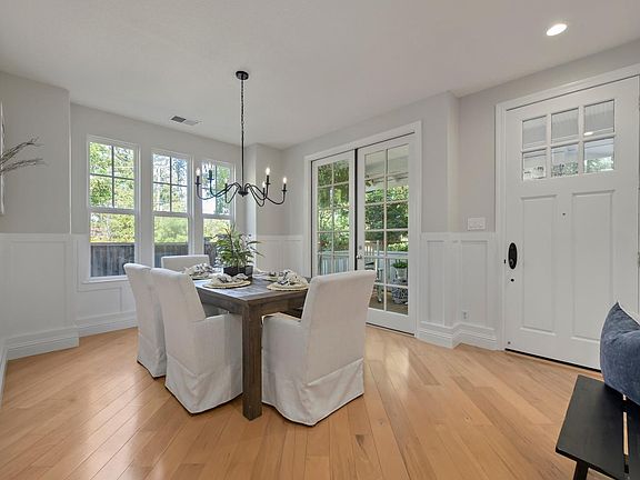 3rd image of 138 Naramore Ln