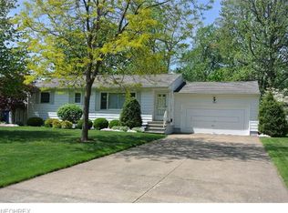1044 Plaza Dr, Amherst, OH 44001