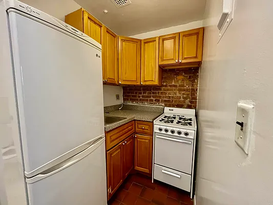 Rented by JM Preston Properties LLC | media 7