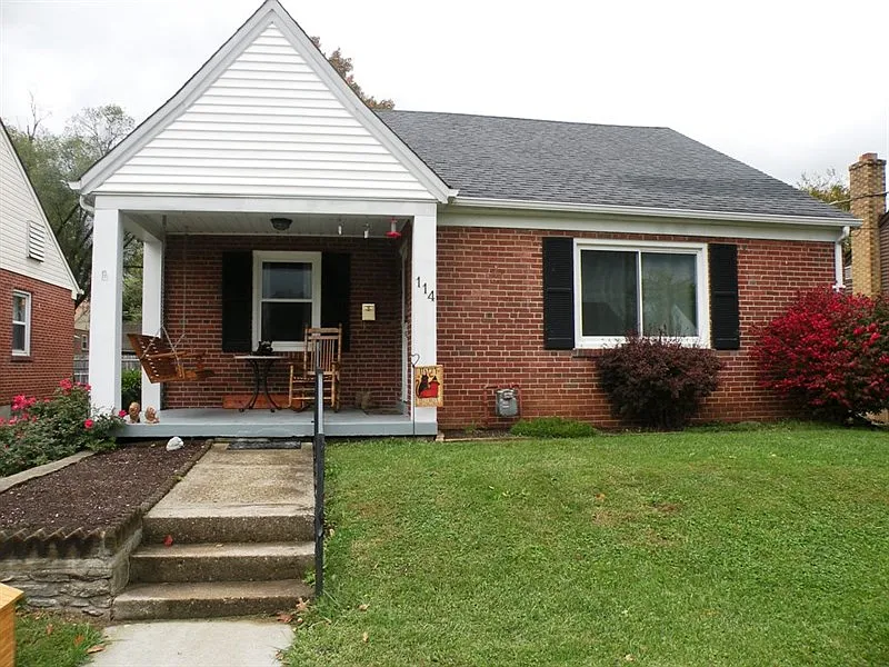 114 Tebbs Ave photo 1