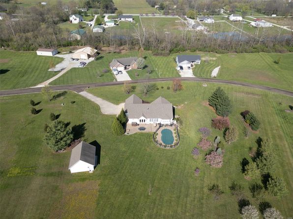 322 Gerard Ln, Moscow Mills, MO 63362