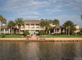 1302 Coral Way Ct, Seabrook, TX 77586