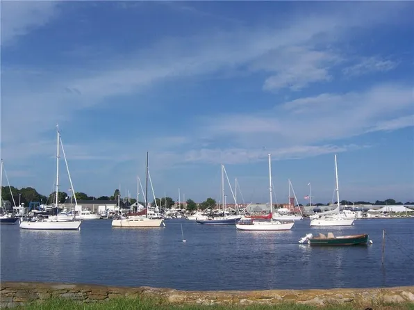 11 Mathewson Rd, Barrington, RI 02806