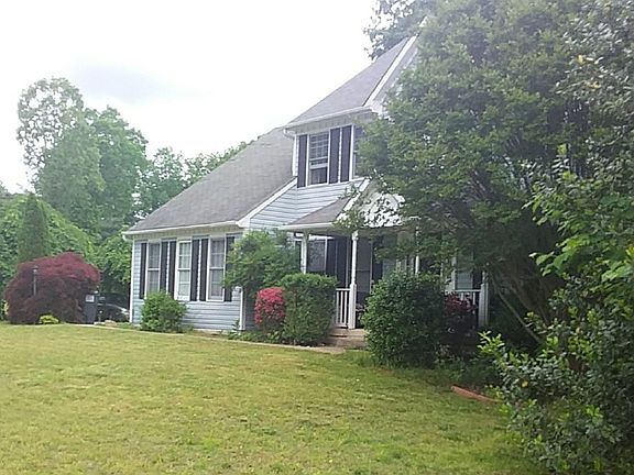 2nd image of 4901 Queensbury Cir