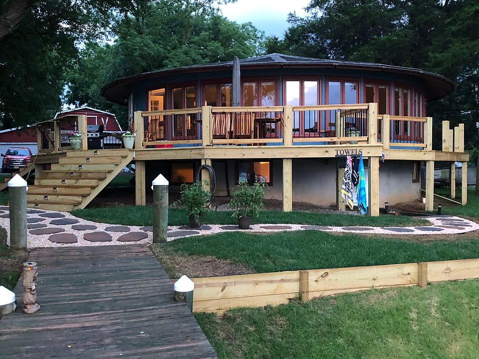 2nd image of 5 Blair Ln