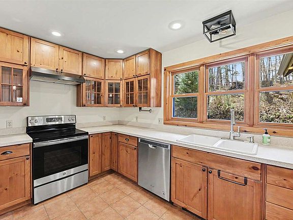 4th image of 2835 S Barnard Rd