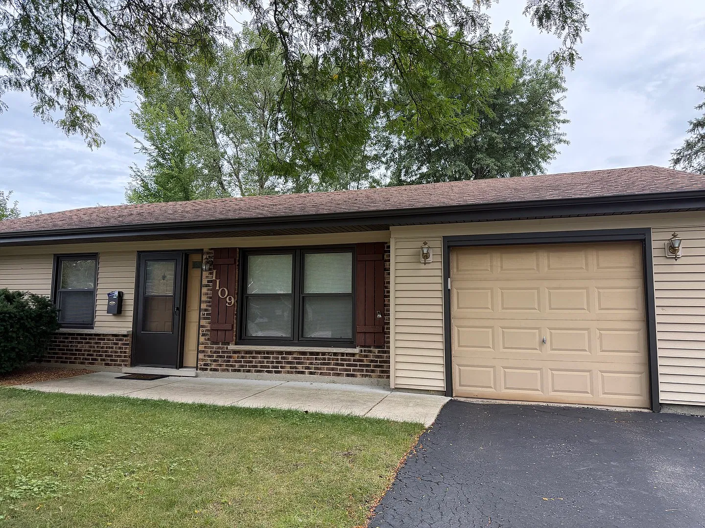 3 bed, 1155 sqft, $2,800 — Photo 1