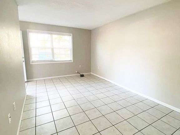 4th image of 119 Alabama Ave NW #A