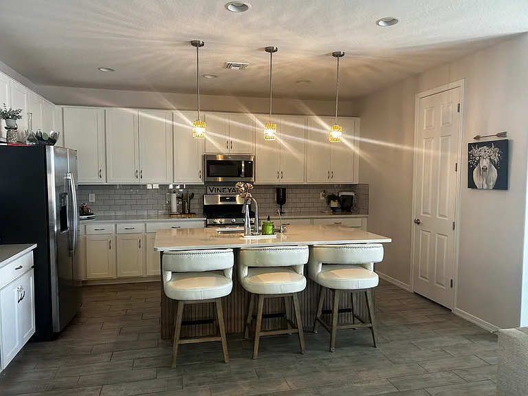 21668 N Belt Dr — Photo 2