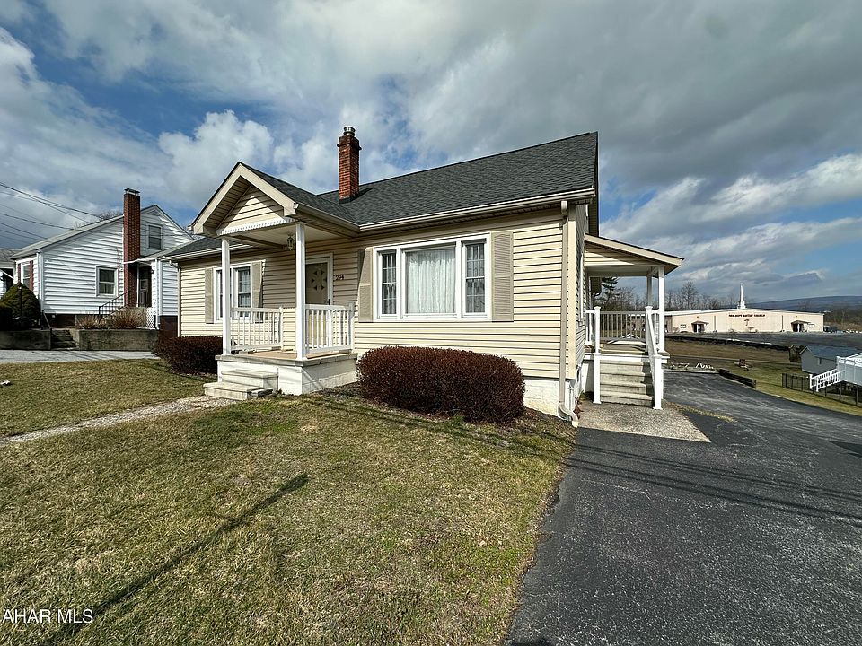 1st image of 294 Maple Hollow Rd