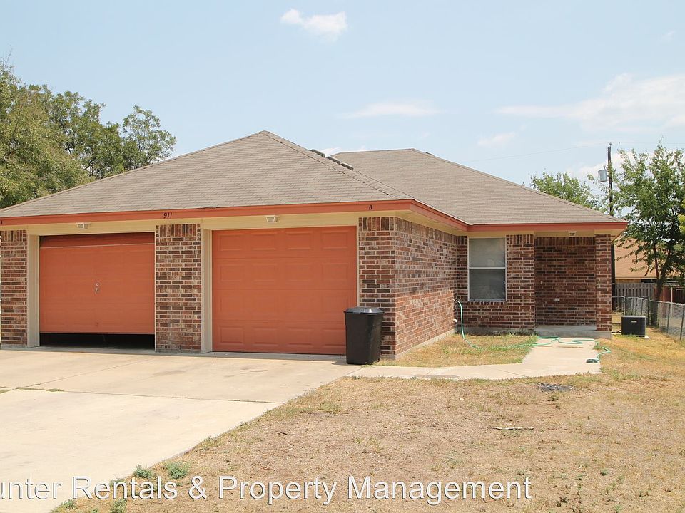 1st image of 911-B Travis Ln