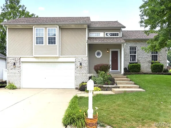 125 N 8th St, Dupo, IL 62239