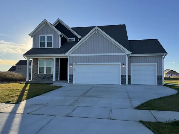 1690 Whalen DRIVE, Oconomowoc, WI 53066