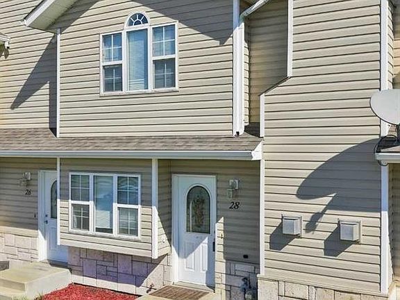 3rd image of 28 SW Terrace Heights Dr