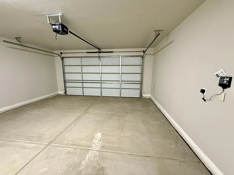 3368 N Apache St — Photo 38