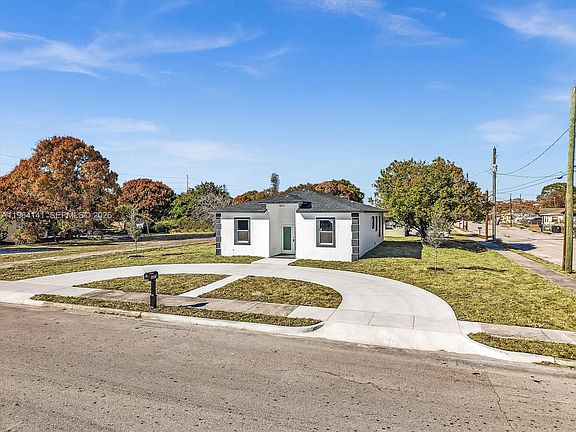 5th image of 803 N 20th St