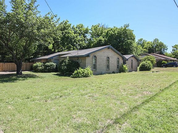 3rd image of 436 Lakewood Dr