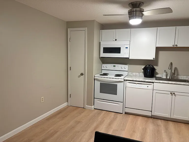 1610 White Cedar Blvd — Photo 7