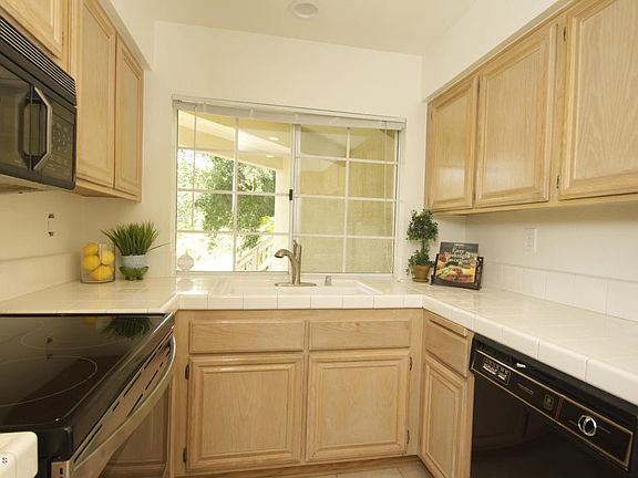 5th image of 697 Sutton Crest Trl Unit 110