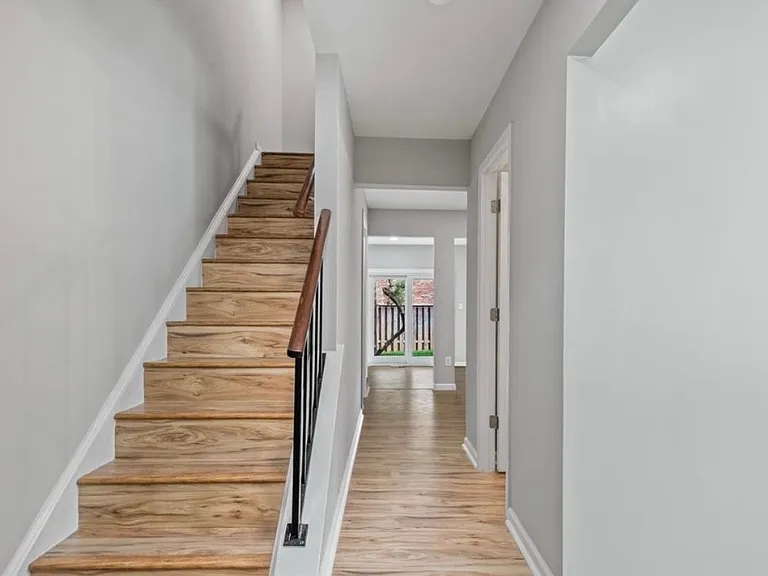 McFarland Dr — Photo 7
