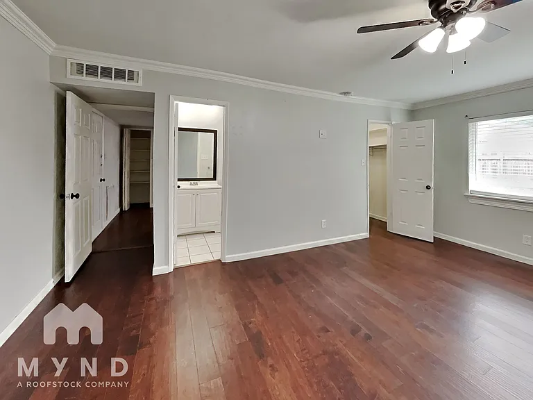 8814 Miami Dr — Photo 10