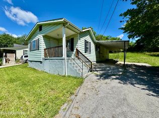 145 Mayberry St, Harriman, TN 37748