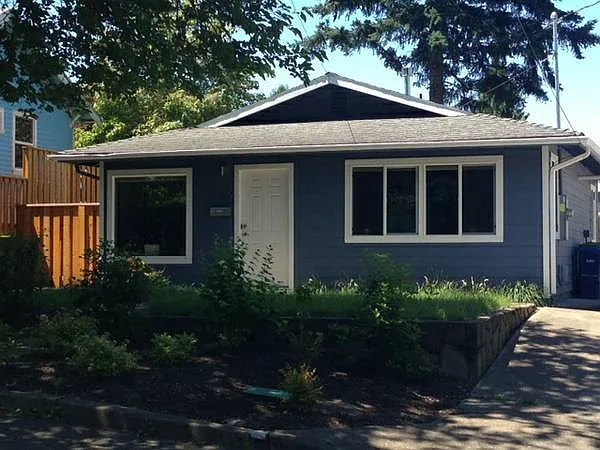9529 N Fairhaven Ave — Photo 1