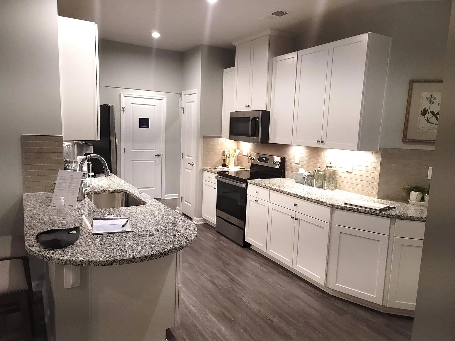 1104 Harkey Creek Dr — Photo 2
