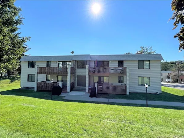 2 Linda Ct, Cromwell, CT 06416