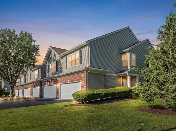 158 N Palmer Dr, Bolingbrook, IL 60490