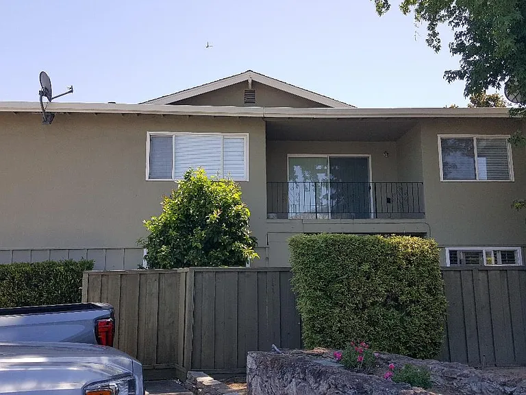 3588 Payne Ave — Photo 3