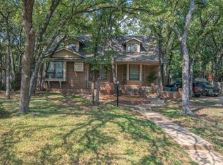 804 Live Oak Ln, Arlington, TX 76012