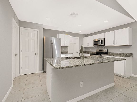 2nd image of 4463 Antioch St