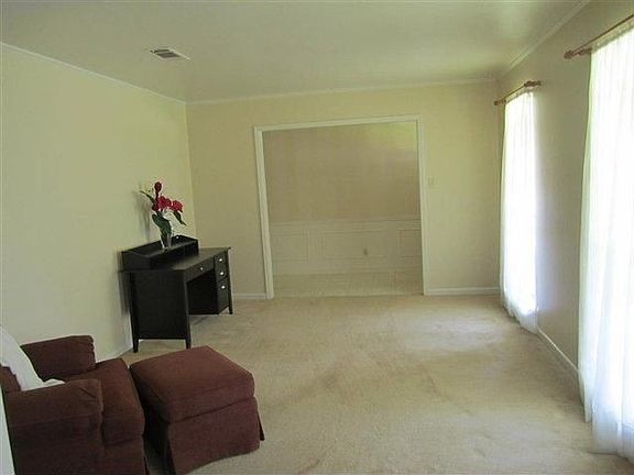 4th image of 5550 Bellaire Ln