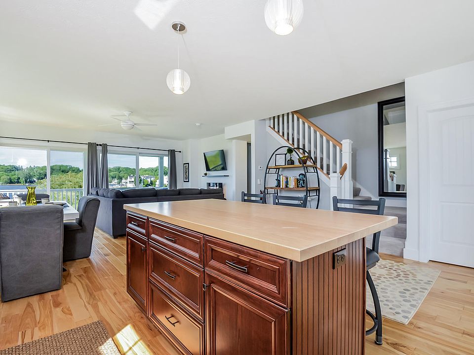 40 Swing Bridge Ln #4, Douglas, MI 49406 | Zillow
