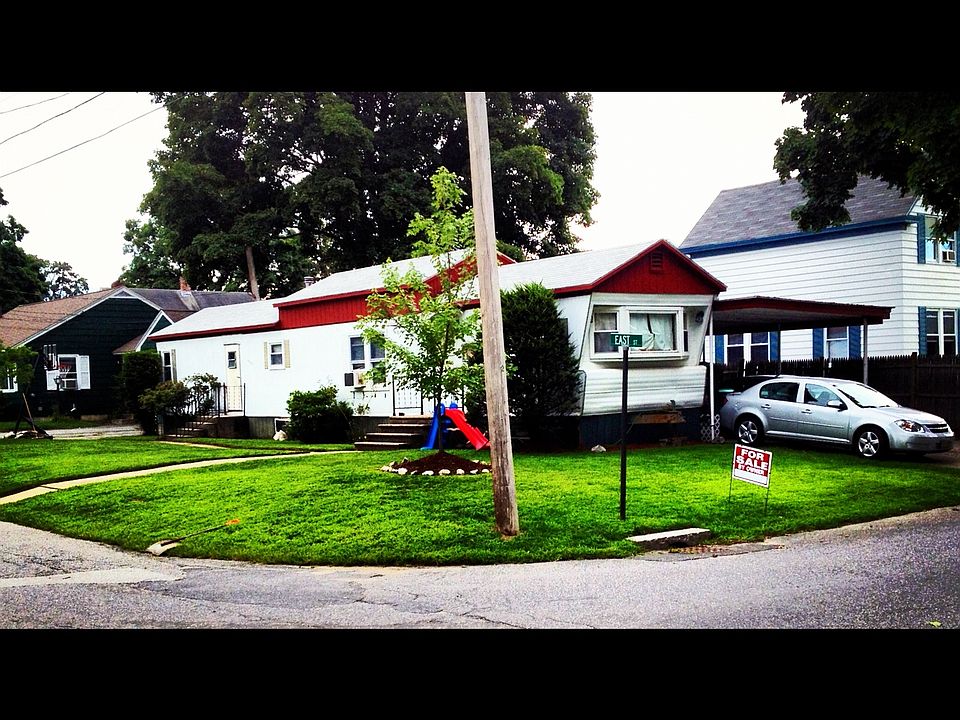 Corner Lot - Car Port 