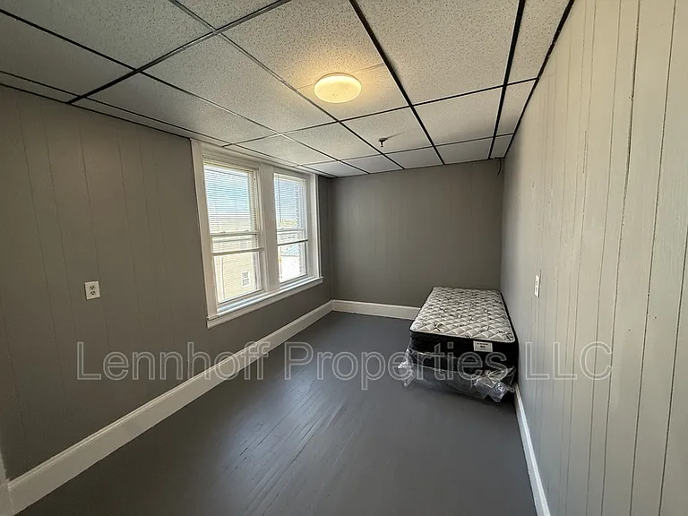 82-86 S Broadway #11 — Photo 8