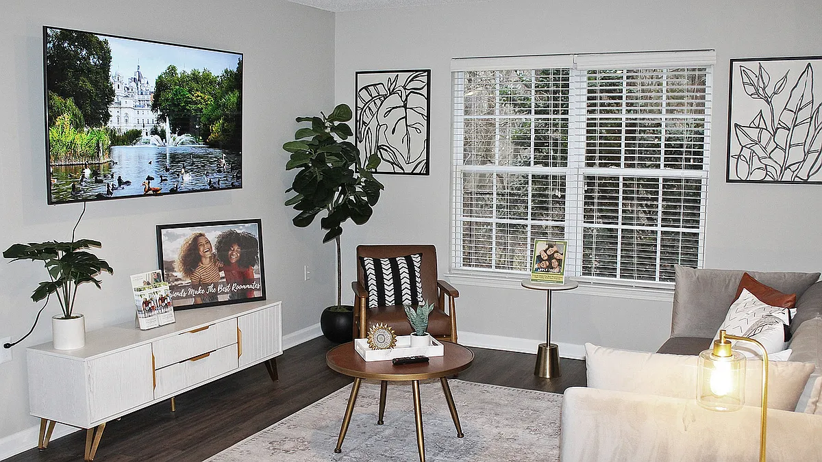 Spacious Living Room - Plenty of Natural Light - Centennial Village Student Housing