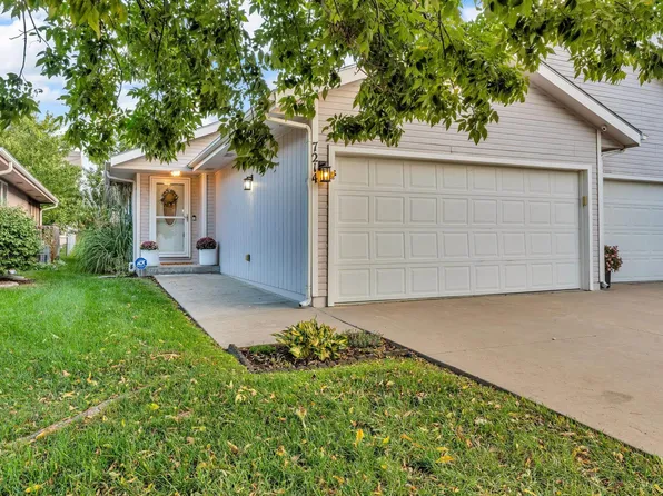 7214 SW 23rd Ct, Topeka, KS 66614