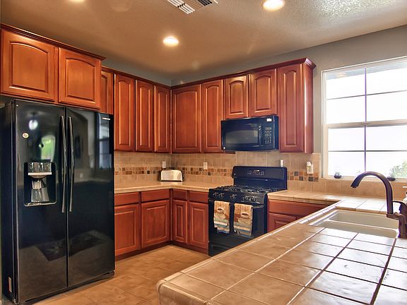 4th image of 2930 Mojave Dr