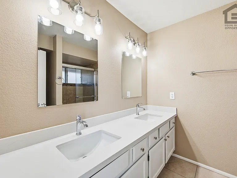 7202 W Corrine Dr — Photo 25