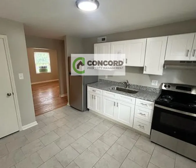 421 E Hendrix St #C — Photo 6