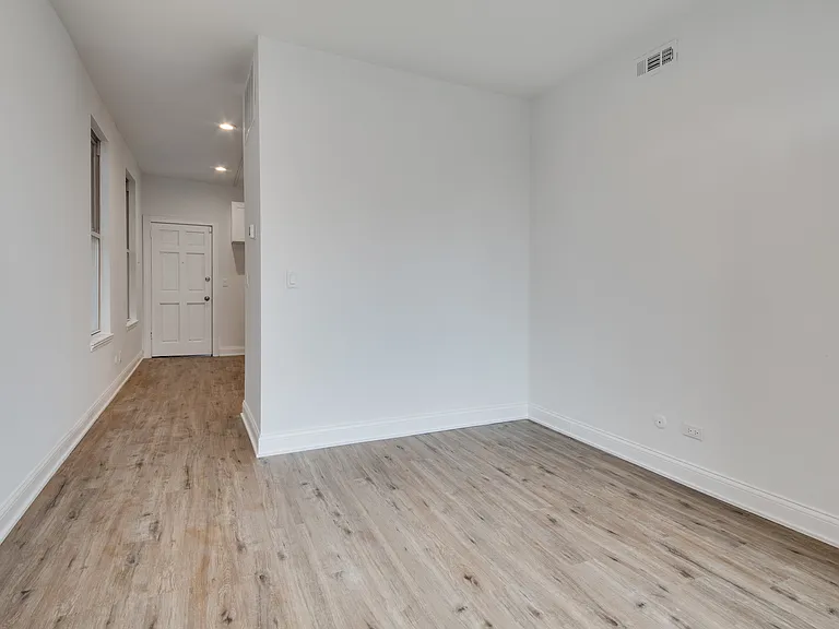 2029 N Damen Ave #2FR — Photo 8