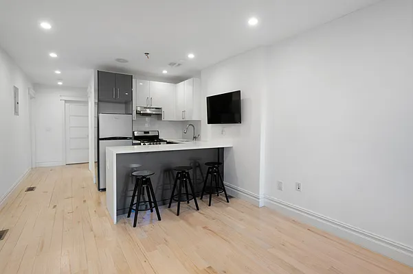 Sold by Nest Seekers International | media 14