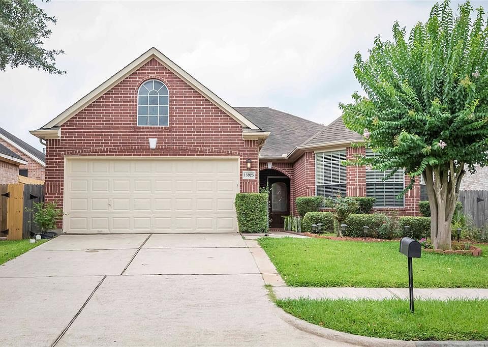 1st image of 13923 Hillingdale Ln