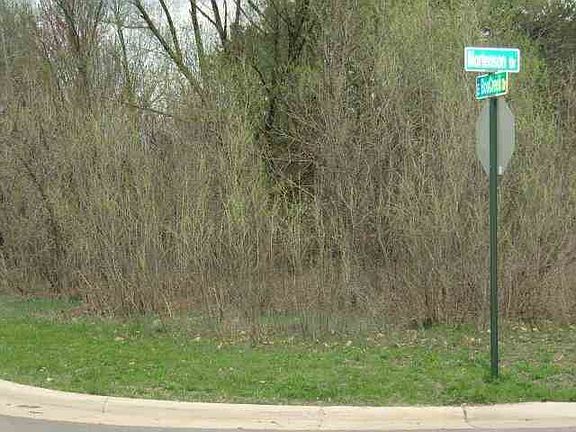 4th image of 1609 E Bos Creek Dr