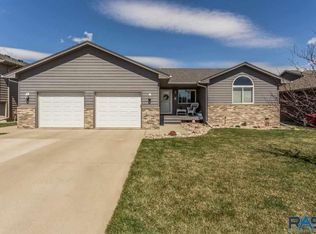 3412 E Brewster St, Sioux Falls, SD 57108