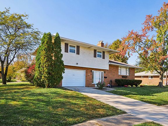 2nd image of 1351 Hamlin Pl