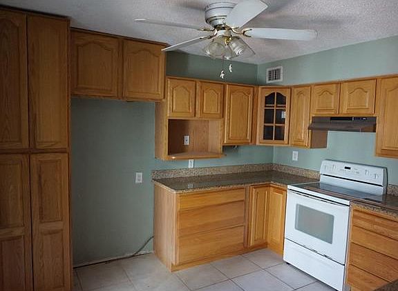 4th image of 1500 W Esplanade Ave APT 20C